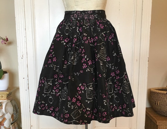 Vintage 50s Taffeta Circle Skirt Black w Pink Flo… - image 1