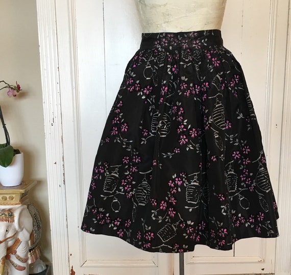 Vintage 50s Taffeta Circle Skirt Black w Pink Flo… - image 6