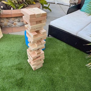 45 Holzklötzchen, bis 1,5 m Höhe