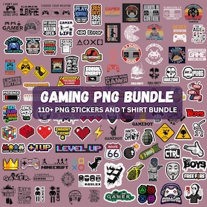 Op de afbeelding: Een verzameling van meer dan 110 PNG-stickers en t-shirtontwerpen met een gaming-thema. De stickers bevatten verschillende spelgerelateerde zinnen, pictogrammen en afbeeldingen in meerdere kleuren, waaronder een Route 66-ontwerp en een Minecraft-logo.