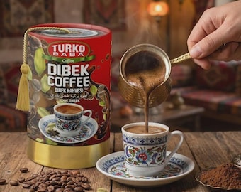 Stein gemahlener Dibek-Kaffee, traditioneller türkischer Kaffee, mildes Aroma