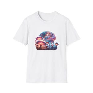 Psychedelisches Pilz-T-Shirt, Unisex-T-Shirt des kosmischen Gehirns, lebendiges Fantasy-Kunst-Shirt, psychedelische Hippie-Kleidung, buntes trippy Grafik-T-Stück