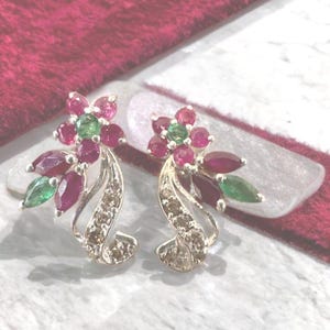 Rubin, smaragd och champagnefärgad diamant, örhängen i 925 sterlingsilver,,,,