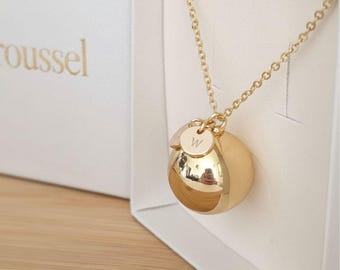 Personalisierte Gold-Bola – Personalisierte Schwangerschafts-Bola – Individuell gestaltbare Schwangerschafts-Bola mit eingravierten Initialen – Geschenk für werdende Mütter