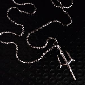 Trident Necklace | grunge/punk/minimal | voltss - HALLOWEEN DEALS