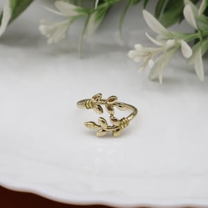 Leaf Branch Brass Ring for Women Men, Handmade Nature Inspired Jewelry, Vintage Boho Adjustable Band, Unique Unisex Gift