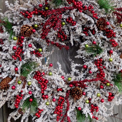 Christmas Wreath , Winter Door Wreath , Traditional store Christmas Wreath , Holiday Wreath