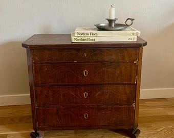 Antique Mahogany Chest of Drawers | Small Vintage Wooden Dresser