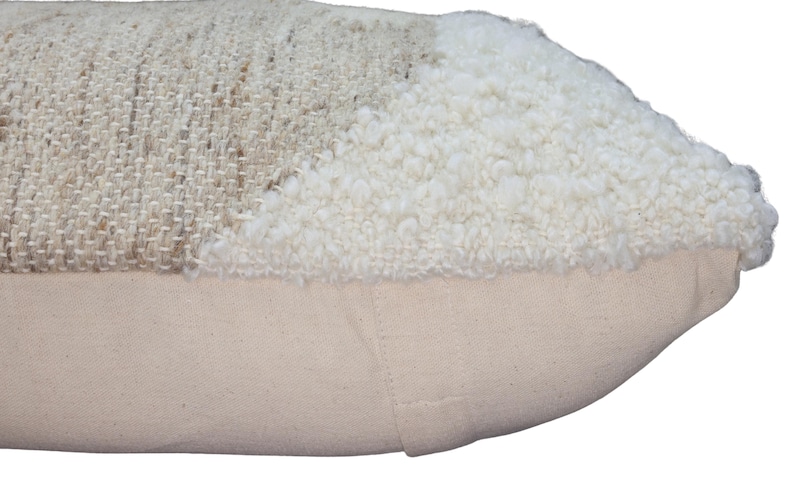 Urbane Hide | Dekorativt kuddfodral | Handvävt tuftat örngott | Örngott i blandning av ull, polyester och bomull bild 3