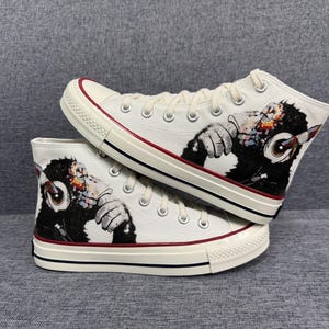 Banksy Thinking Monkey, Dj Monkey, Banksy Monkey, Cuffie Chimp fatte a mano, Sneakers alte, Sneakers personalizzate, Sneakers dipinte a mano