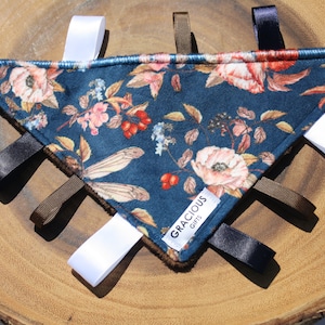 Blaue Blumen Thema Minky Tag Dreieck Crinkle Spielzeug Decke