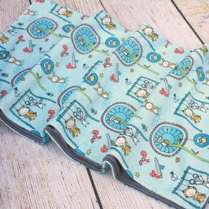 Aire de jeux Animal Minky Baby Blanket | Cadeau de douche de bébé | Nouveau cadeau de bébé | Couverture de bébé neutre en matière de genre | Soft Baby Lovey | Souvenir de pépinière