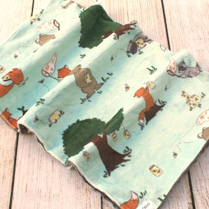 Couverture pour bébé Woodland Honey Minky | Cadeau de douche de bébé | Nouveau cadeau de bébé | Couverture de bébé neutre en matière de genre | Soft Baby Lovey | Souvenir de pépinière