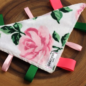 Blumenthema Minky Tag Triangle Crinkle Toy Blanket