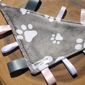 Mädchen Pfote Motiv Minky Tag Dreieck Crinkle Spielzeug Decke