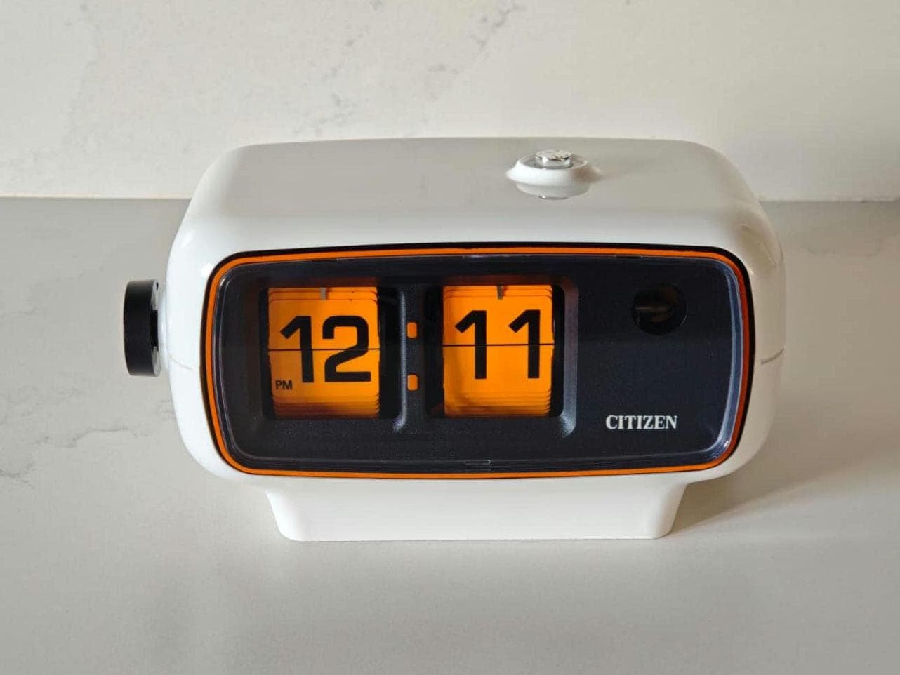 Rare 1970s Citizen Flip Clock – Restored Snow White & Orange