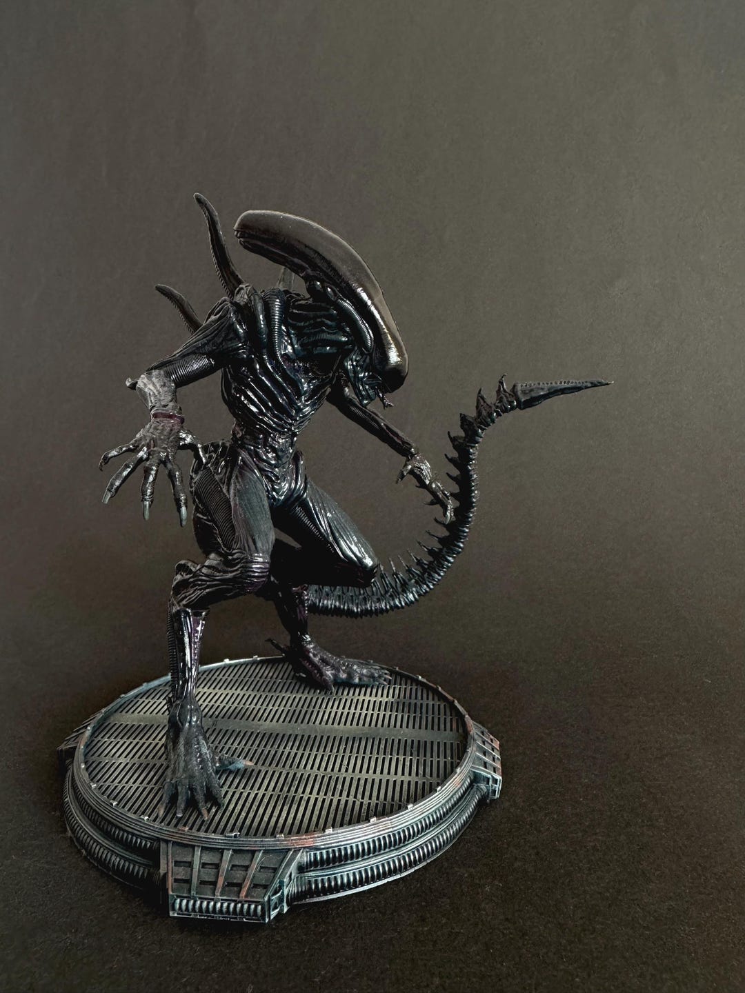 Hand-painted Alien Statue | Resin Xenomorph Inspired Collectible | Sci ...