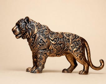 Floral Tiger Sculpture – Ornamental Wildcat Figurine with Vines & Flowers | Made in Germany