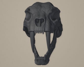 Säbelzahn-Schädel – markante Wandskulptur | Urzeit- & Dark-Art-Deko | Made in Germany