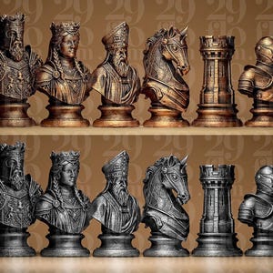 Könnte beinhalten: Ein Set aus zwölf Schachfiguren in zwei verschiedenen Farbschemata, Bronze und Silber. Jede Figur ist als detaillierte Büste gestaltet, darunter König, Dame, Läufer, Springer, Turm und Bauer, die alle auf runden Sockeln in zwei Reihen stehen.