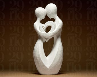 Romantic couple – Abstract love figure with heart | Modern decorative figure | Symbol of love & connection | 3D printed sculpture