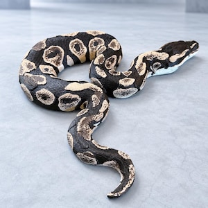 Shadow Patch – Ledad skulptur av kunglig pyton | Realistisk reptildekor | Tillverkad i Tyskland bild 2