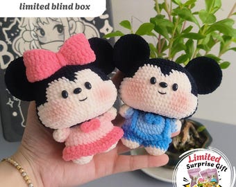 Para Myszek z Dużymi Głowami na Szydełku – Uroczy Zestaw Pluszowych Lalek Amigurumi | Ręcznie Robione Lalki z Aksamitnej Włóczki – Miękki Brelok 11 cm, Prezent