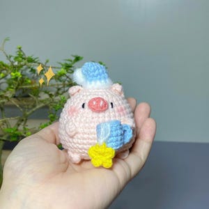 Llavero de cerdito regordete y dormilón – Colgante de bolso de peluche de amigurumi hecho a mano con forma de cerdito
