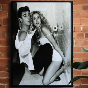 Carrie and Mr Big Poster – SATC Black and White Print – TV Series Wall Art, Bathroom Decor, Carrie Bradshaw Movie Print
