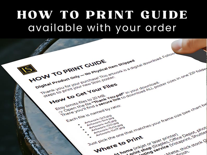 Puede incluir: Una gu&iacute;a impresa en blanco titulada "HOW TO PRINT GUIDE" con texto negro, disponible con su pedido. La gu&iacute;a proporciona instrucciones para imprimir obras de arte digitales, incluido el acceso a archivos y opciones de impresi&oacute;n. La gu&iacute;a est&aacute; en papel blanco.