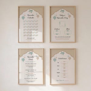 Puede incluir: Cuatro impresiones enmarcadas con temática de Ramadán. Las impresiones incluyen un calendario, un horario diario, duas y horarios de oración. Cada impresión tiene una combinación de colores beige y verde azulado con escritura árabe y texto en inglés.