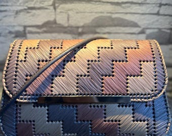 Handgefertigte gewebte Umhängetasche | Pastell Raffia im Boho Stil