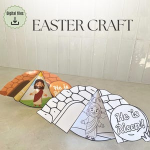 Puede incluir: Imprimible de manualidades de Pascua con una ilustración de dibujos animados de Jesús. Uno está coloreado, el otro es un contorno en blanco y negro. Se incluye el texto "He is Risen!". También son visibles las palabras "Archivos digitales" y "Easter Craft".
