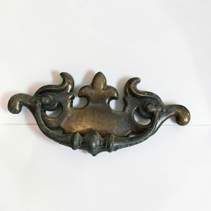 Vintage, Antique Chippendale Drawer Pulls, Ornate Cast or Brass Backplate, Set of 6