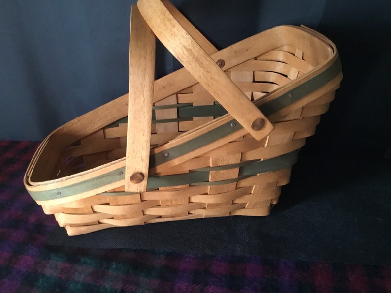 Vintage Longaberger Basket, 1991 Yuletide Vegetable Basket, Christmas Edition with original plaid cloth Liner. bild 2