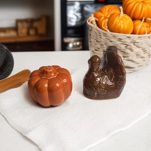 Vintage Ceramic Turkey and Pumpkin Set, Fall Thanksgiving Salt, Pepper Shaker Set