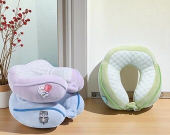 子供用旅行用ネックピロー かわいい刺繍入り U字型 ぬいぐるみ 飛行機 車 お昼寝 ギフト 春 夏 休日 快適