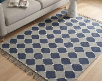 Handmade Jute Kilim Rug: Woven Wool Bricks Design