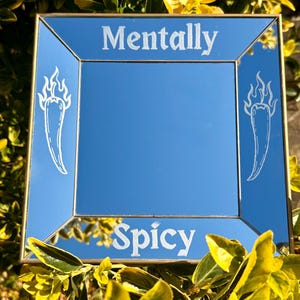 Handgegraveerde vierkante gouden spiegel | ADHD-humor | Pittig decor | Neurodivergente kunst aan de muur