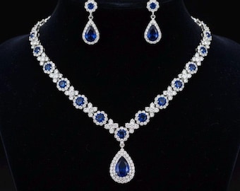 Catena con zaffiri e diamanti