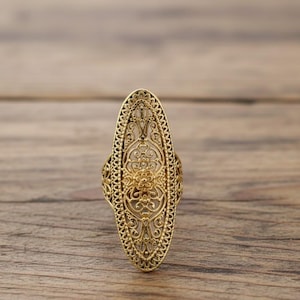 Bague tendance en filigrane d'or • Bague longue bohème en laiton • Bijoux floraux ornés de style vintage • Cadeau bague bohème réglable pour elle