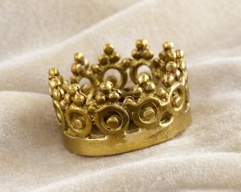 Gold Crown Ring, Vintage Style Crown Band, Medieval Royal Ring, Handmade Statement Ring, Unique Boho Jewelry Gift for Her, Crown Ring