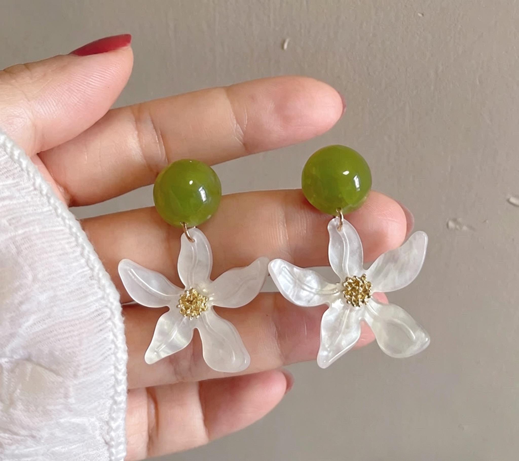 ✨NEW Elegant Green Flower Floral Statement hypoallergenic Earrings Make a striking impression with these bold transparent resin  main image 2