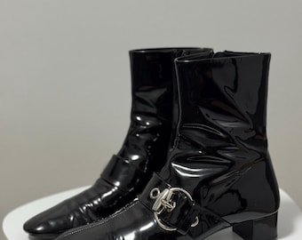 Gucci Patent leather buckled boots sz 8,5 B woman shoes