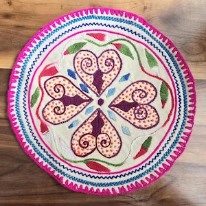 Shipibo Altar Cloth 10.5 in (27 cm) Round Sacred Geometry Embroidered Textile Handmade in Peru Shamanic Ritual Meditation Decor