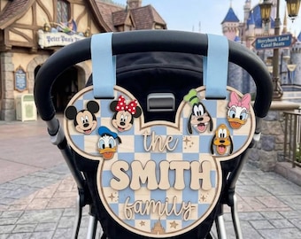 Letrero personalizado para cochecito de Disney, etiqueta de madera personalizada para cochecito, etiqueta para cochecito del parque temático Mickey y sus amigos, accesorio para viaje familiar a Disney
