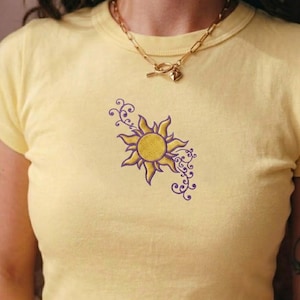 Besticktes Rapunzel-Sonnentropfen-Baby-T-Shirt, von der Prinzessin Rapunzel inspiriertes Shirt, Disney-Prinzessinnen-Crop-Shirt, Magic Kingdom-T-Shirt, Disney-Reise-Outfit