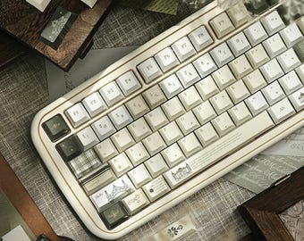 Zestaw nakładek na klawisze Misty Rose Floral Artisan | Odblaskowe, podświetlane klawisze, profil wiśniowy, PBT Dye-Sub – KeyArtisan®