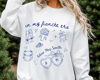 Camiseta personalizada para la prometida, Sudadera "En la era de mi prometida" con apellido, Regalos de compromiso, Sudadera personalizada para la futura novia