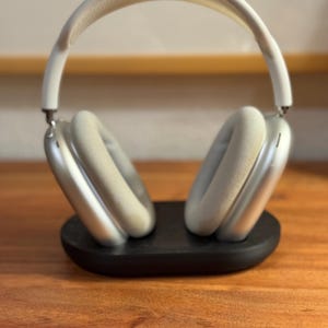 AirPods Max stand